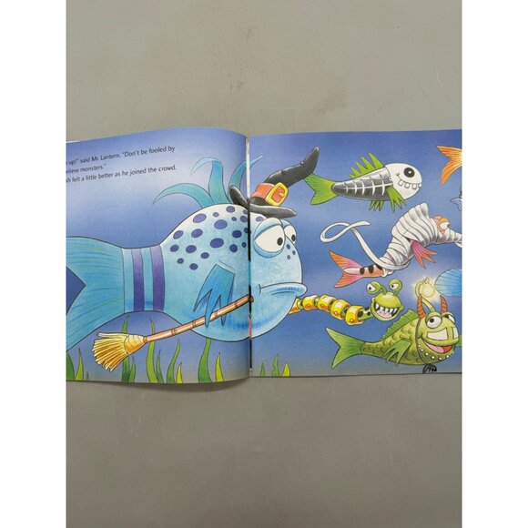 Pout-Pout Fish Haunted House Paperback Childrens Book By Scholastic READ - Picture 5 of 6